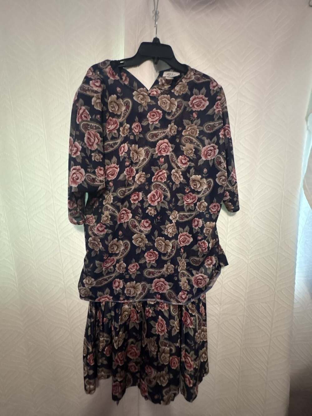M.C.S. Ltd. Vintage Rose Paisley 2-Piece Dress and Top Set Size 20WP